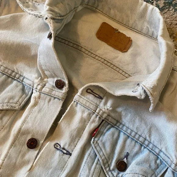 Levi’s Denim Jacket - Picture 3 of 3